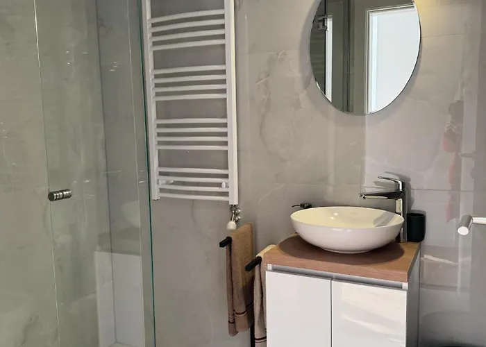 Riverside * Σρέμσκα Μιτρόβιτσα